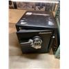 Image 3 : SentrySafe 1.2 cu.ft. Electronic Fire Safe