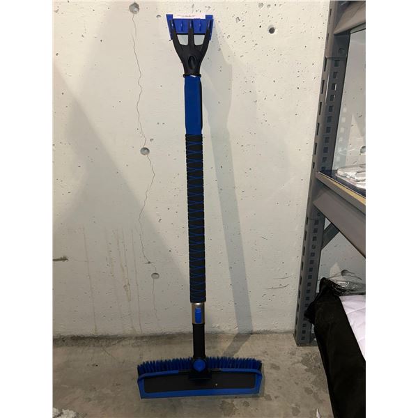 Polar Xtreme snow brush / ice scrapper