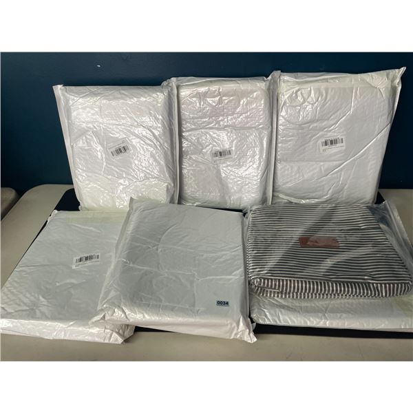 Lot of 6 Insulated Lunch Bags w/ Handles - Brand New - Black & White Stripe Design