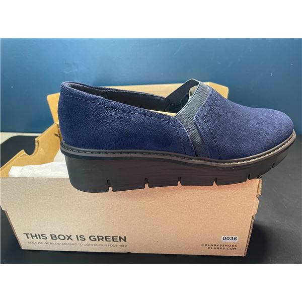 Lot of 1 Pair of Clarks Womens Airabell Mid Navy Seude Platform Shoes - Size 7.5 - Brand New!