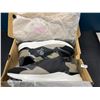 Image 1 : Lot of 1 Pair of Pull Top Urban Sneakers - Size 7 - Brand New