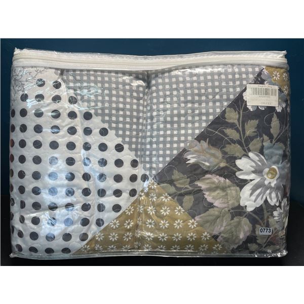 Lot of 1 Secgo All-Season Quilt Bedspread - Patchwork Design - Brand New