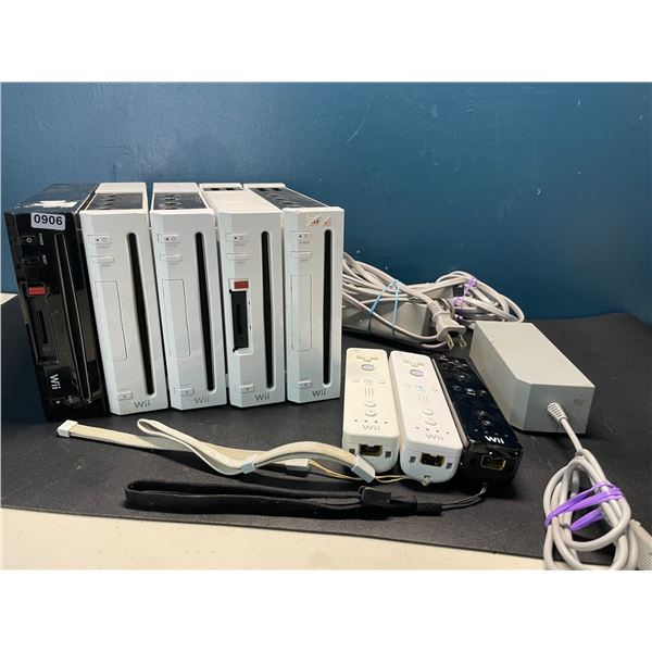 Lot of 5 Nintendo Wii Consoles w/ 3 Controllers & Cords - Used - Power On