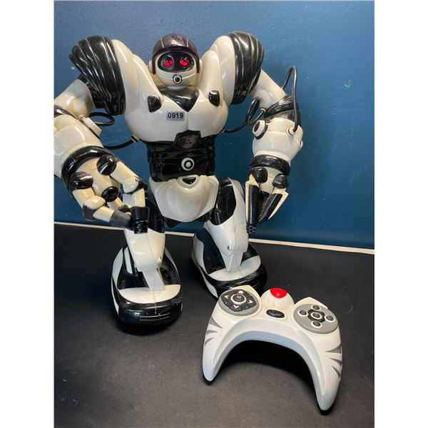 Lot of 1 Toy Robot w/ Remote Control - Used - Powers On