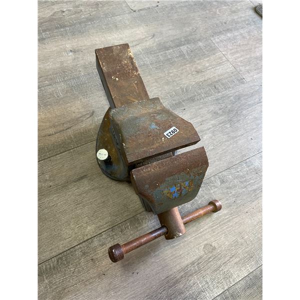 Lot of 1 Heavy Duty Bench Vice - Used