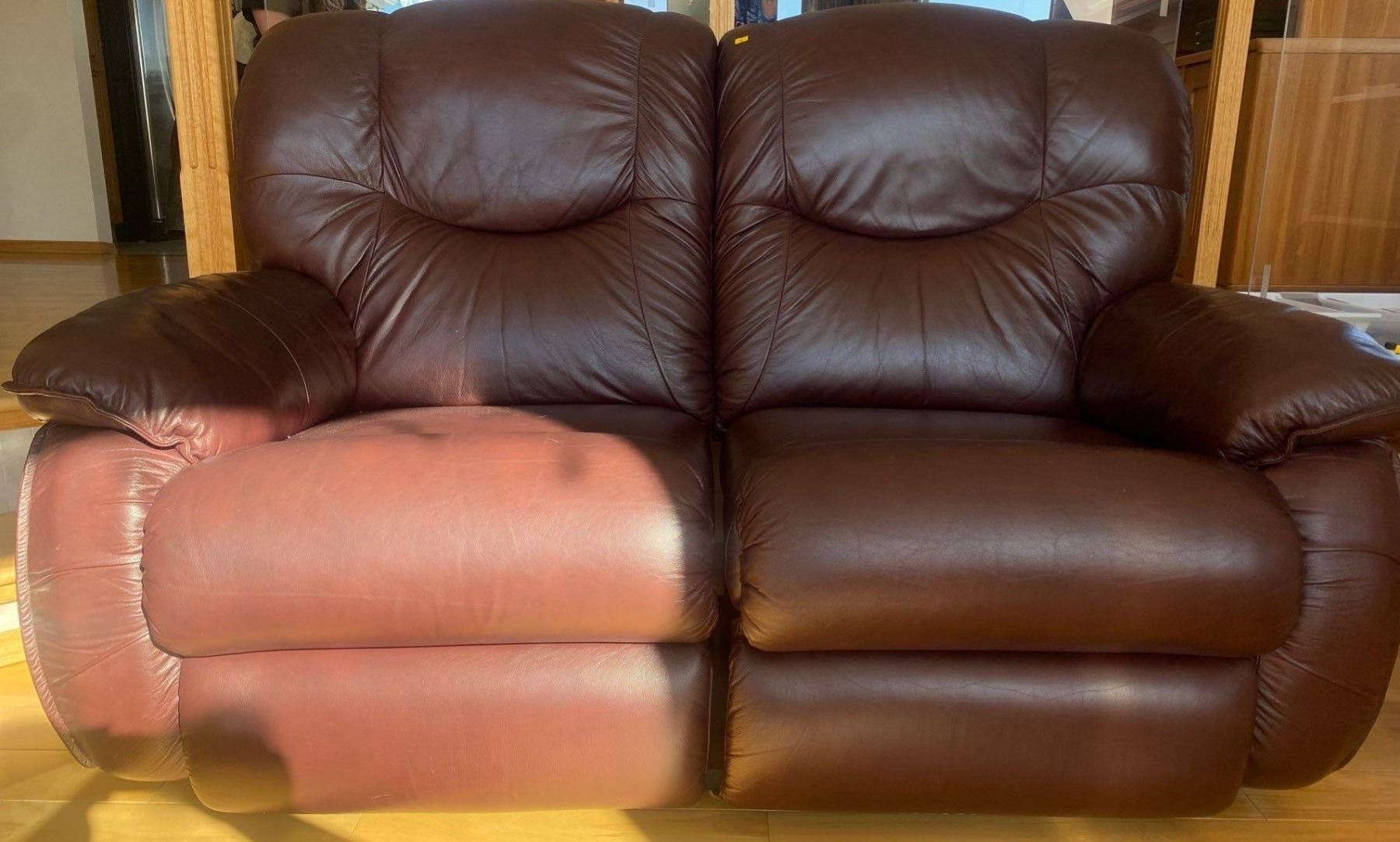 Leather Lazyboy Manual Reclining Loveseat 63 x 35 x 40 Beck Auctions Inc.