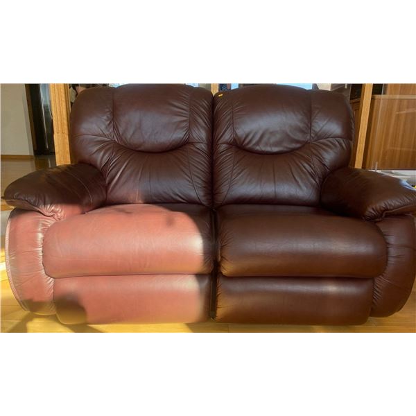Leather Lazyboy Manual Reclining Loveseat 63 x 35 x 40