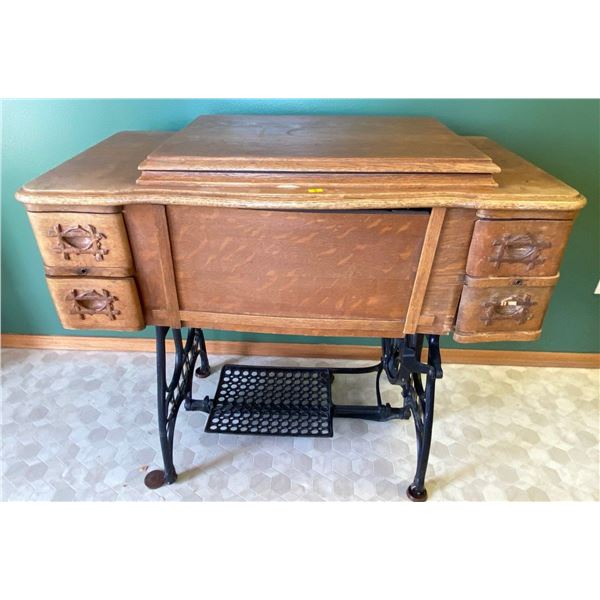 White Sewing Machine Needs Repair 35L