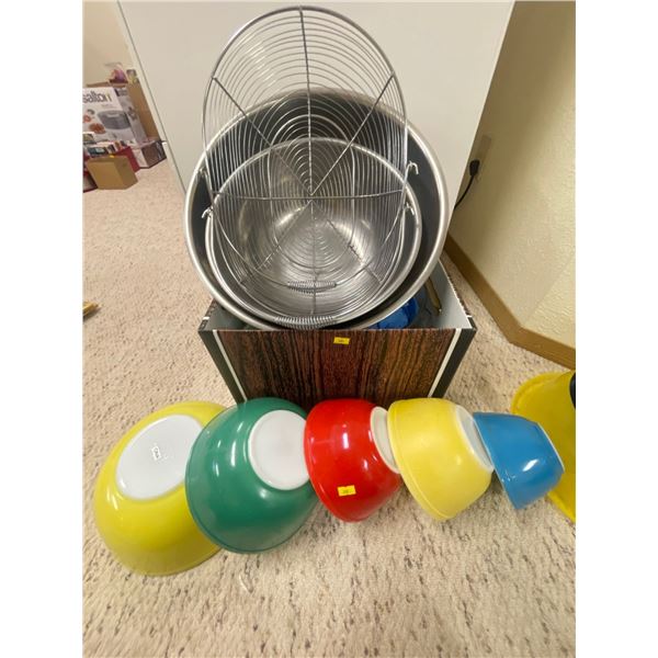 Pyrex Bowl Collection Bonus Punch Bowl