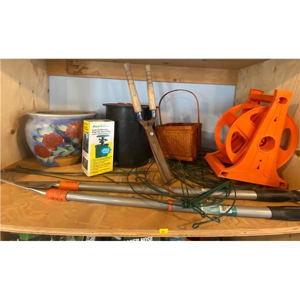 Garden Pots & Supplies