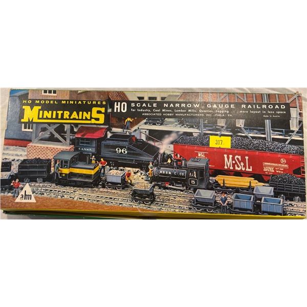 HO Miniatures Train