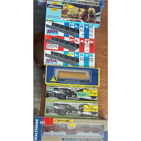 Assortment of HO Train Cars and Model Railroad Ready-2-Run   Walthers, Athearn, Atlas Brands
