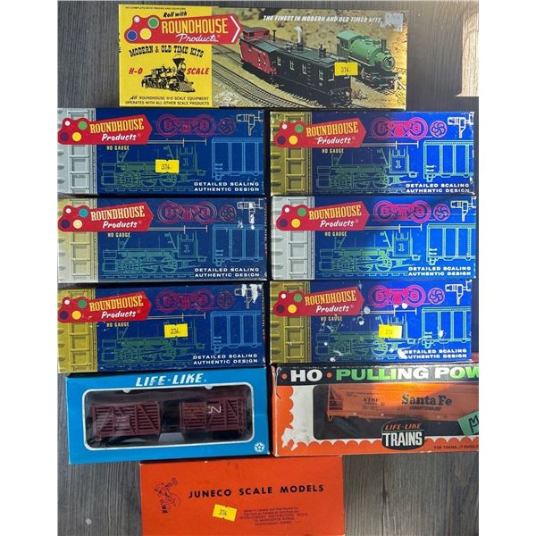 Multiple Vintage HO Modern & Old Time Box Car Sets Train sets, Train Parts w/ accessories