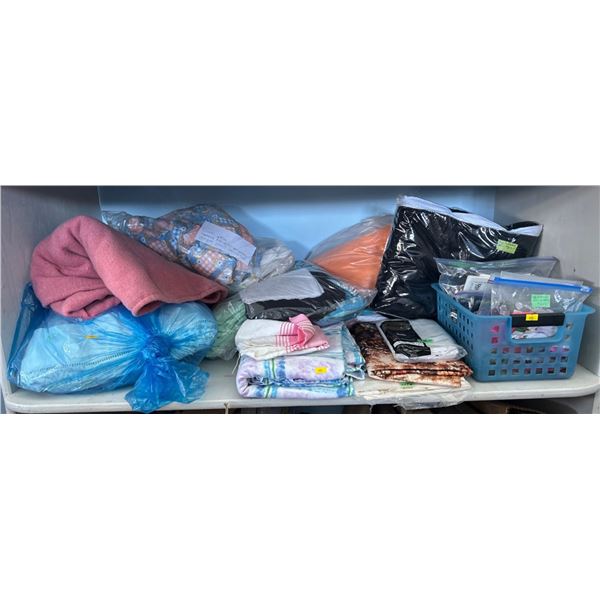 Assortment of Vintage Blankets & Sheets