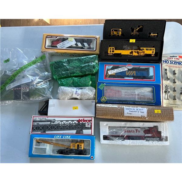 HO Scale Train Parts & Accessories  Box Cars  Train Tracks Loco Choo choo