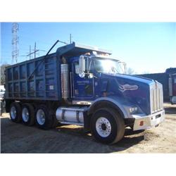 1998 KENWORTH T-800 TRI-AXLE DUMP TRUCK