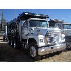 1995 FORD L9000 TRI-AXLE DUMP
