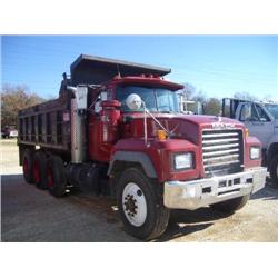 1991 MACK RD690S TRI-AXLE DUMP