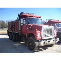 1986 FORD LT-8000 T/A DUMP