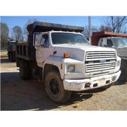 1985 FORD F700 S/A DUMP