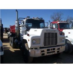 1990 MACK RD688S T/A TRUCK TRACTOR
