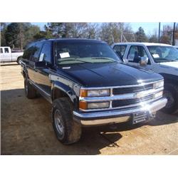 1999 CHEVROLET 2500 4X4 SUBURBAN