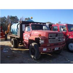 1987 FORD F700 FLATBED