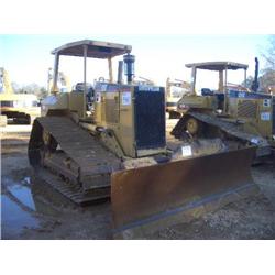 CAT D5M LGP CRAWLER TRACTOR