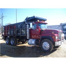 1995 MACK RD688S T/A DUMP