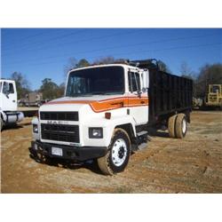 1995 MACK CS300P S/A DUMP