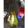 Image 1 : WET FLOOR SIGNS, BROOMS & MOP W/BUCKET