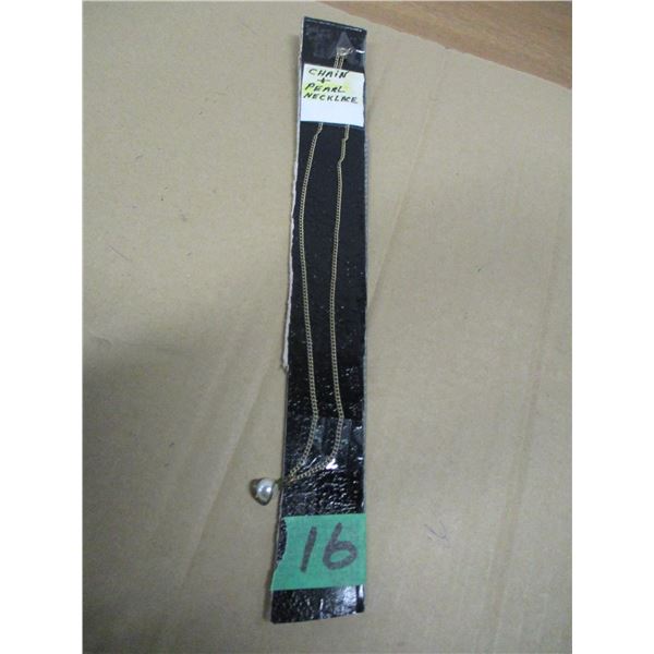 GOLD COLORED CHAIN PEARL NECKLACE