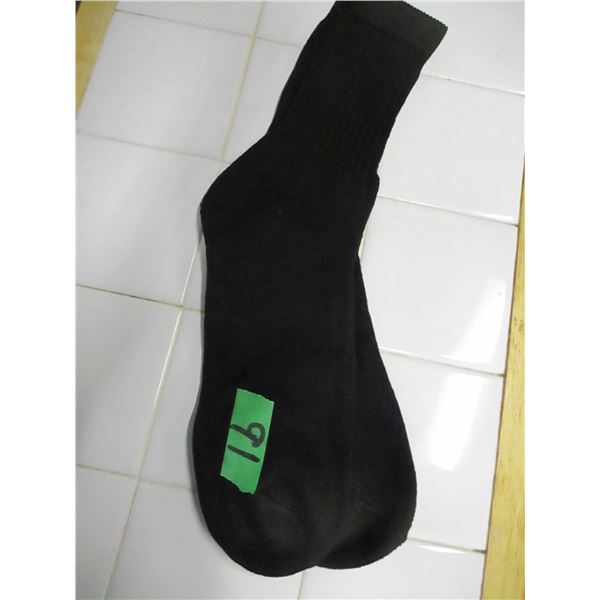 NEW:  MEN'S BLACK SOCKS (SIZE 10 - 13)