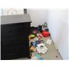Image 5 : UNCLAIMED STORAGE UNIT - UNIT #C84 (AIR HOCKEY, HOUSEWARES, ETC)