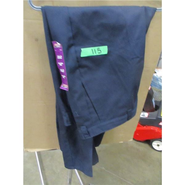 NEW:  DICKIES WORK PANTS (SIZE 32 X 32)