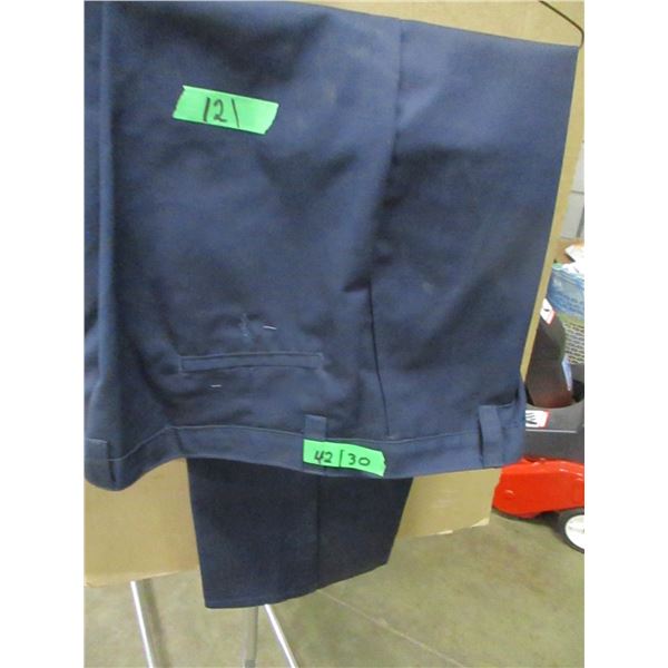 NEW:  DICKIES WORK PANTS (SIZE 42 X 30)