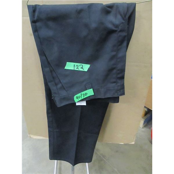 NEW:  DICKIES WORK PANTS (SIZE 40 X 30)