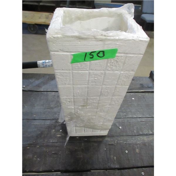FREIGHT DAMAGE (AS IS):  WHITE VASE