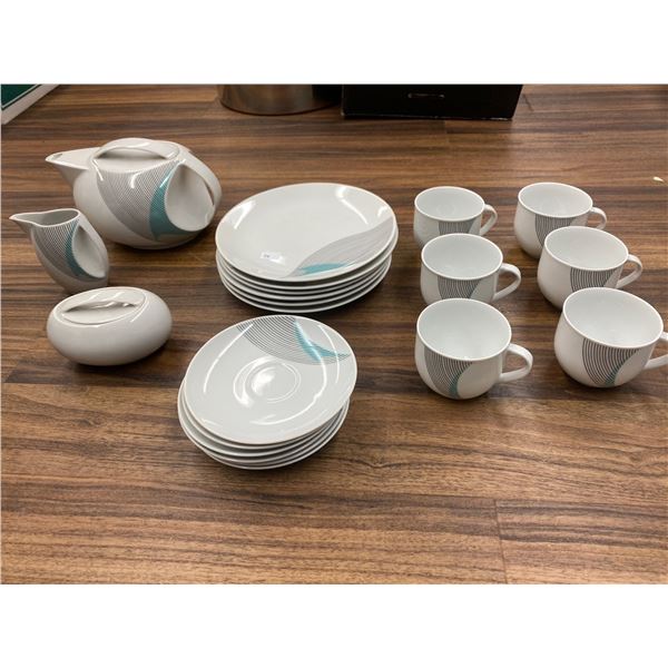 Inglazed Bone China Tea Set