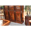 Image 2 : BAKER, HISTORIC CHARLESTON COLLECTION, BREAKFRONT/CHINA CABINET (67 1/2" X 88 1/2" X 15")