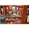 Image 1 : LARGE LOT: ASSORTED CHRISTMAS ORNAMENTS