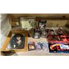 Image 2 : LOT OF ASSORTED ELVIS PRESLEY COLLECTIBLES INCLUDING; FIGURINES, VHS TAPES, LICENSE PLATE & MORE