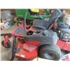 Image 7 : 2017 Simplicity Commercial Contender Model 5901463 (724cc) 25HP Hydrostatic Mower with 