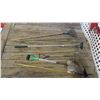 Image 1 : 6 Hand Yard Tools ; Shovel, Spade, Rake, Hoes