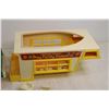 Image 4 : Vintage Fisher Price Play Family Camper w/ Accessories