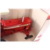 Image 3 : International Harvester 15th Ontario Toy Show Farmall 856 Die Cast - 1/16