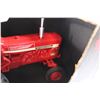 Image 3 : International Farmall 656 1998 Ontario Toy Show Die Cast - 1/16
