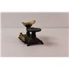 Image 4 : Cast Iron Miniature Balance Scale with Weights