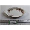 Image 1 : Royal Albert Lavender Rose 10" x 6" Royal Tray