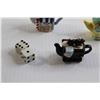 Image 4 : (4) Red Rose Teapots, (2) Dice